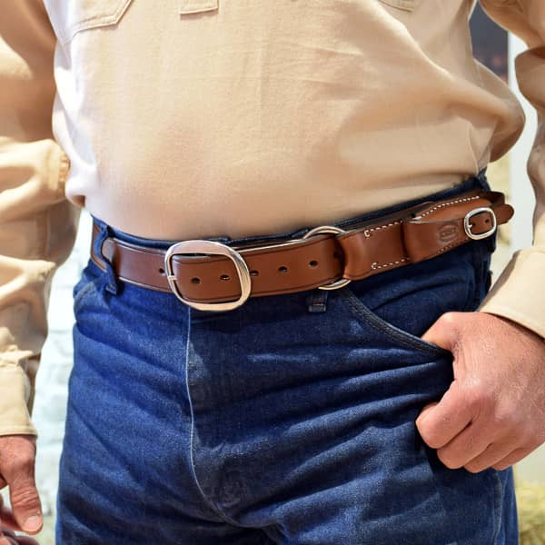Can You Wear A Knife on Your Belt? (What Does the Law Say?)