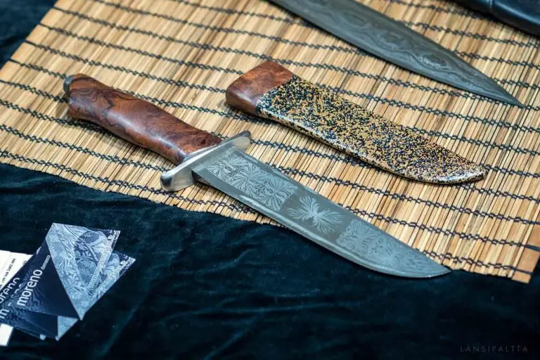 How to Tell If a Damascus Steel Knife Is Real? (7 Methods)